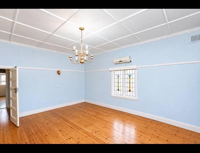 2.5 BEDROOM APARTMENT FOR SALE IN ESSENWOOD